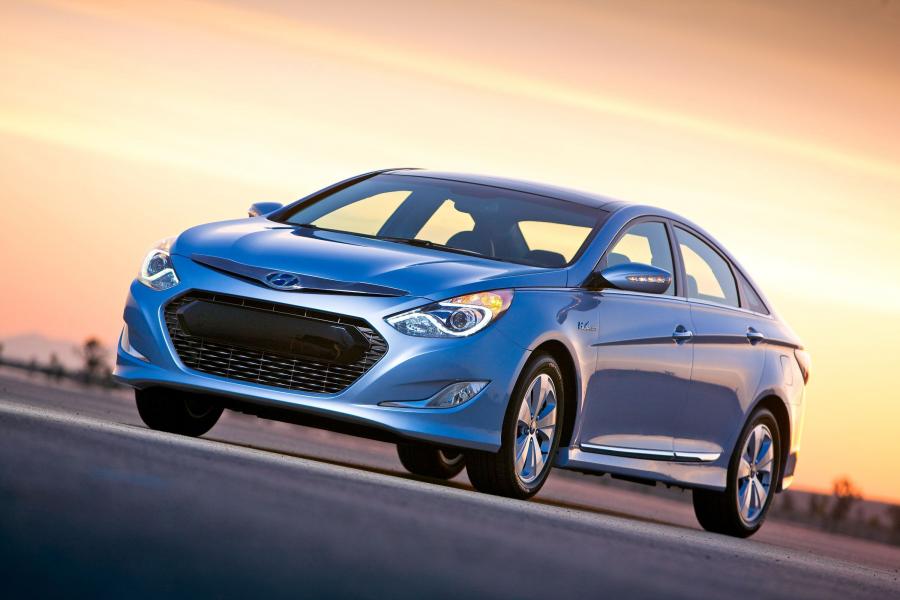  Hyundai Sonata Hybrid 2010 года  (фото 80 из 83)
